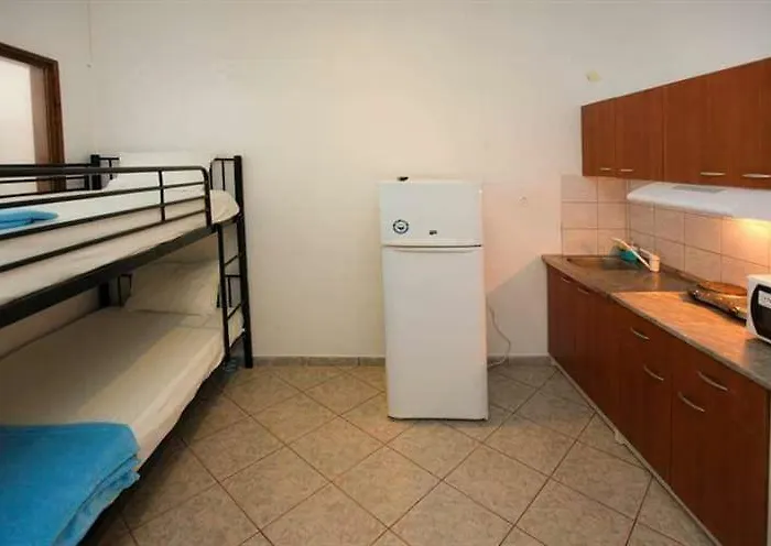 Vangelis 公寓式酒店 3*